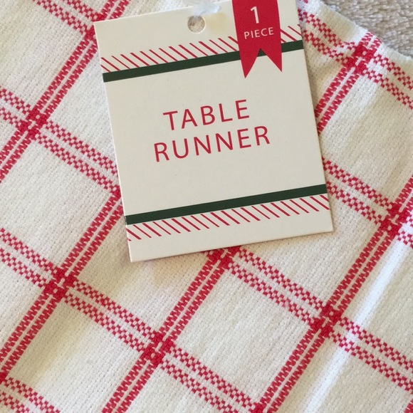Red White Table Runner with Fringe NWT - Picture 3 of 4